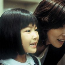 Rio Kanno ed Hitomi Kuroki in una scena di Dark Water