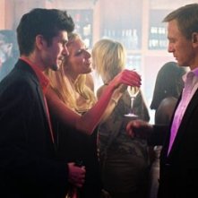 Ben Whishaw e Daniel Craig in una scena di The Pusher