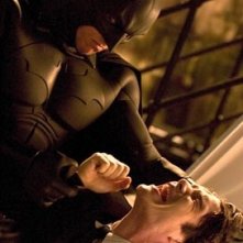 Christian Bale e Cillian Murphy in una scena di Batman Begins