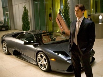 Christian Bale in una scena di Batman Begins