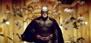 Christian Bale in una scena di Batman.