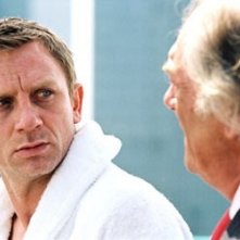 Daniel Craig e Michael Gambon in una scena di The Pusher