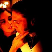 Paz Vega con Leonardo Sbaraglia in una scena di Per amare Carmen