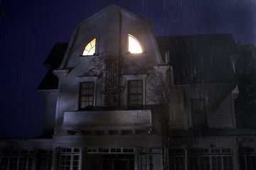 La sinistra casa che fa da scenario al film The Amityville Horror