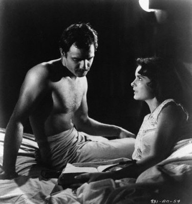 Marlon Brando in una scena di Fronte del porto