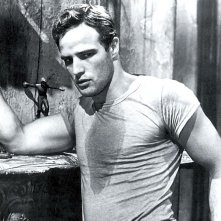 Marlon Brando in una scena di Un tram che si chiama Desiderio