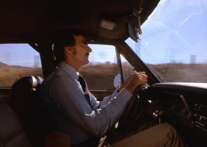 Dennis Weaver in una scena di Duel