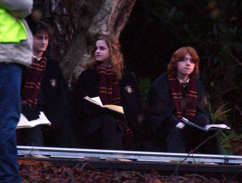 Rupert Grint Emma Watson E Daniel Radcliffe Sul Set Di Harry Potter E Il Calice Di Fuoco 15582