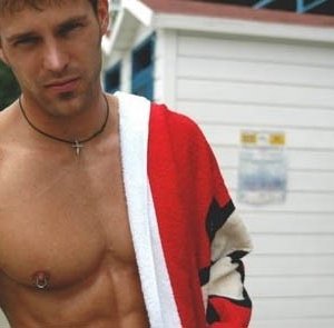 Una scena di The Pool 2