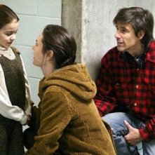 Ariel Gade, Jennifer Connelly e il regista Walter Salles sul set di Dark Water