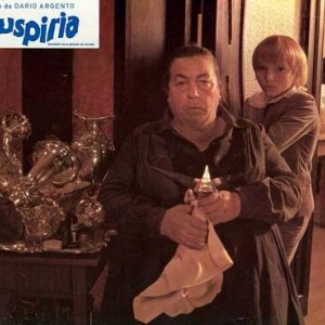 Franca Scagnetti e Jacopo Mariani in una lobbycard promozionale per Suspiria