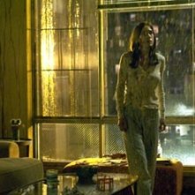 Jennifer Connelly in una scena di Dark Water di Walter Salles