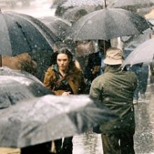 Acqua scrosciante per Jennifer Connelly in una scena di Dark Water