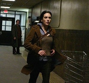 Jennifer Connelly in una scena di Dark Water