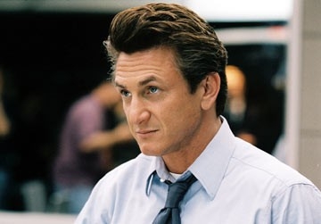 Sean Penn in una scena di The Interpreter