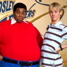 Kenan Thompson e Aaron Carter in una scena di Fat Albert