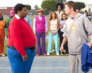 Kenan Thompson e  J. Mack Slaughter in una scena di Fat Albert