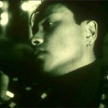 Leslie Cheung in una scena drammatica del film Happy Together