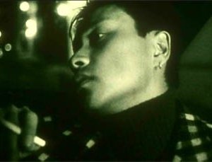 Leslie Cheung in una scena drammatica del film Happy Together