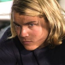 Emile Hirsch in una sequenza di Lords of Dogtown
