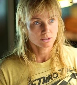 Rebecca De Mornay in una scena di Lords of Dogtown