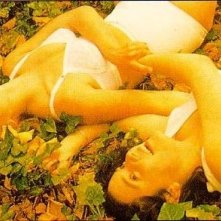 Melanie Lynskey e Kate Winslet in una sensuale scena di Creature del cielo