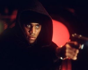 Michael Ealy in una scena di Never Die Alone