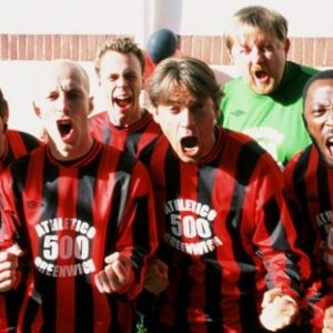 Tra gli altri: Shaun Parkes, Dougray Scott e Jimy Mistry in una scena di Cose da fare prima dei trenta