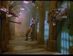 Bill Pullman in una scena de IL SERPENTE E L'ARCOBALENO