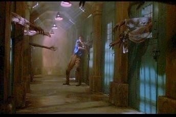 Bill Pullman in una scena de IL SERPENTE E L'ARCOBALENO