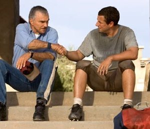 Burt Reynolds e Adam Sandler in L'altra sporca ultima meta