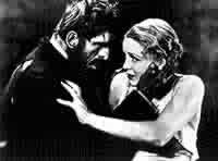 Boris Karloff e Gloria Stuart in una scena di THE OLD DARK HOUSE