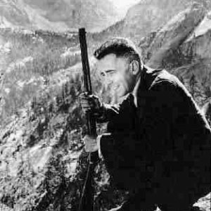 Humphrey Bogart in una scena di UNA PALLOTTOLA PER ROY