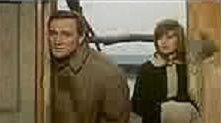 Richard Harris e Monica Vitti in una scena di DESERTO ROSSO