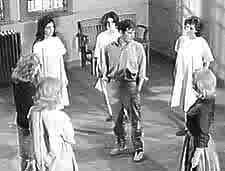 Una scena de IL CORRIDOIO DELLA PAURA