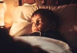 Una scena di THEY - INCUBI DAL MONDO DELLE OMBRE