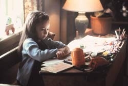 Una scena di THEY - INCUBI DAL MONDO DELLE OMBRE