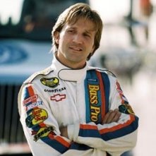 Breckin Meyer in una sequenza di Herbie, il supermaggiolino