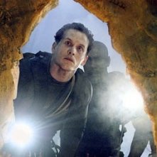 Cole Hauser e Morris Chestnut in una scena di The Cave