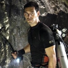 Eddie Cibrian in una scena di The Cave