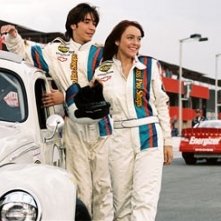Justin Long E Lindsay Lohan In Una Scena Di Herbie Il Supermaggiolino 16946