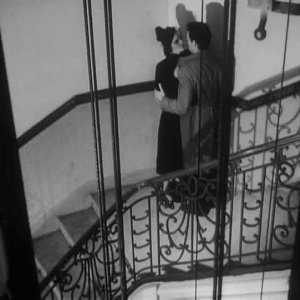 Lucia Bosé con Massimo Girotti in una scena di CRONACA DI UN AMORE