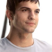 Ashton Kutcher nel film Sballati d'amore