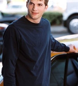 Ashton Kutcher in Sballati d'amore (2005)