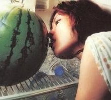 Una sensuale scena de Il gusto dell'anguria