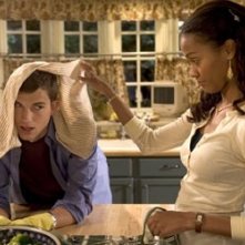 Ashton Kutcher E Zoe Saldana In Indovina Chi 17203