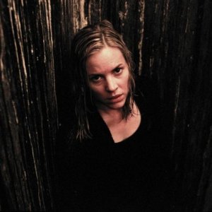 Maria Bello in una immagine dell'horror The Dark