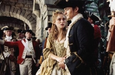 Orlando Bloom e Keira Knightley in Pirates of the Caribbean: Dead Man's Chest