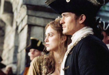 Orlando Bloom e Keira Knightley in una sequenza di Pirates of the Caribbean: Dead Man's Chest