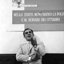 Gian Maria Volontè in una scena del film Indagine su un cittadino al di sopra di ogni sospetto